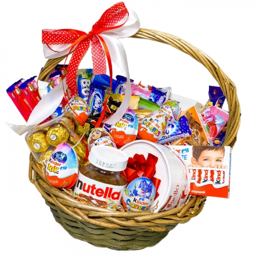 Большая корзина с шоколадом "Kinder"